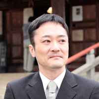 ���R����