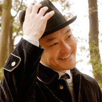 ���R����